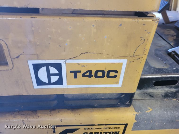 image for item IV9743 Caterpillar T40C  forklift