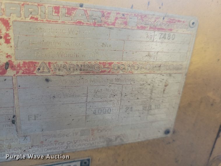 image for item IV9743 Caterpillar T40C  forklift