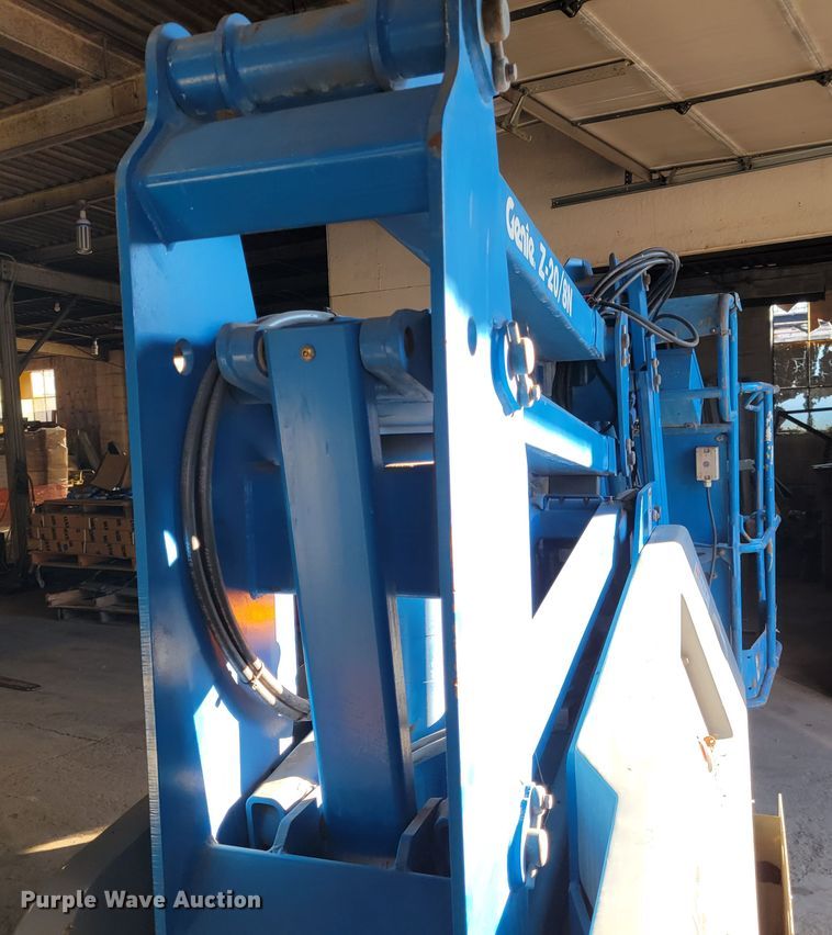 image for item IV9744 2002 Genie Z-20/8N  boom lift