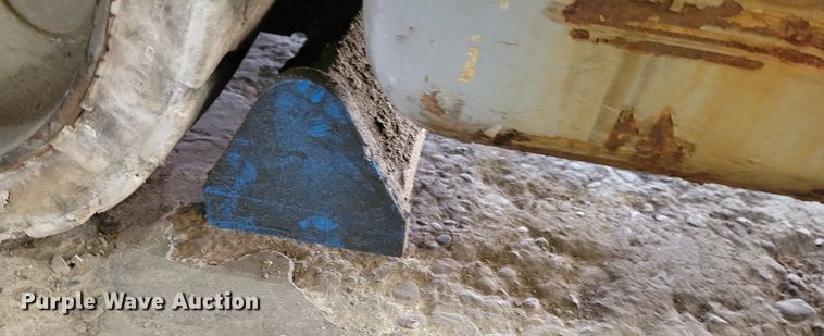 image for item IV9744 2002 Genie Z-20/8N  boom lift