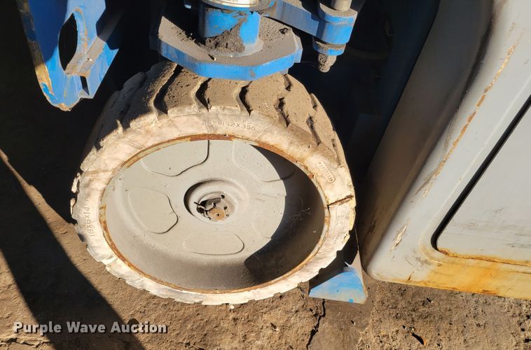 image for item IV9744 2002 Genie Z-20/8N  boom lift