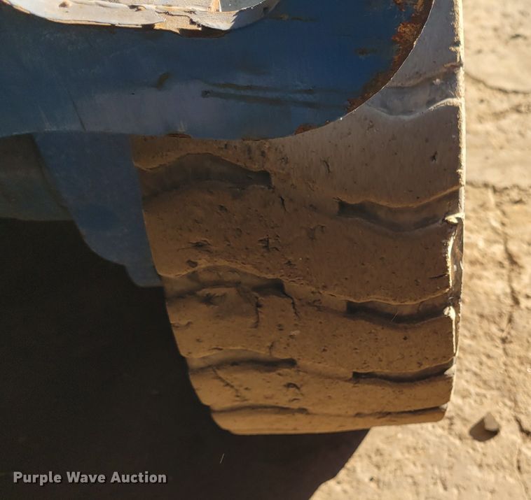 image for item IV9744 2002 Genie Z-20/8N  boom lift