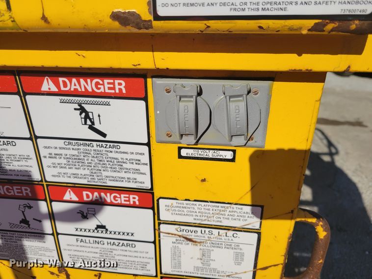 image for item IV9745 2000 Grove A40NE  boom lift