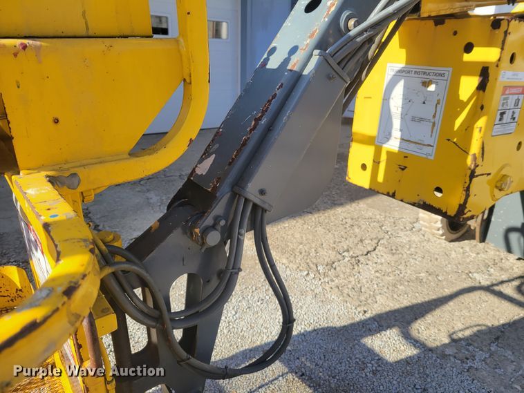 image for item IV9745 2000 Grove A40NE  boom lift