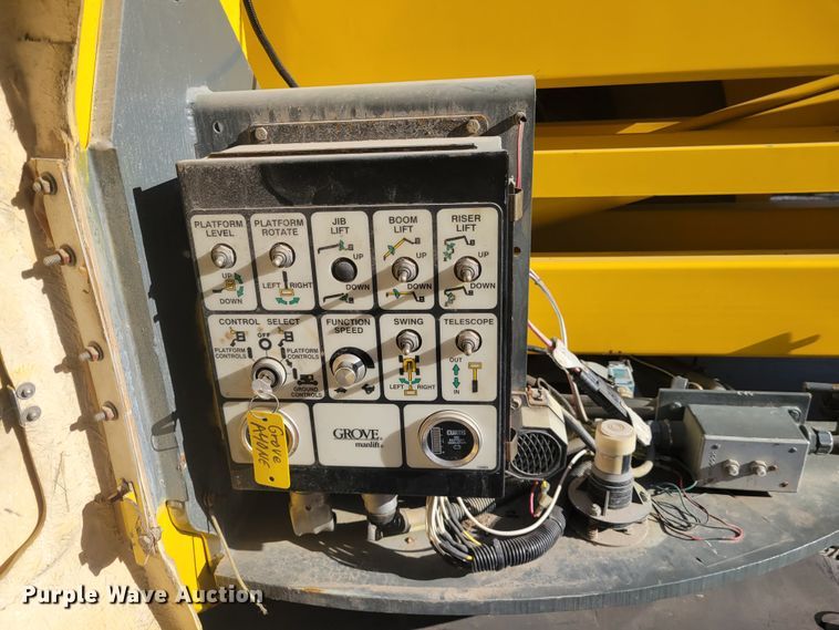 image for item IV9745 2000 Grove A40NE  boom lift