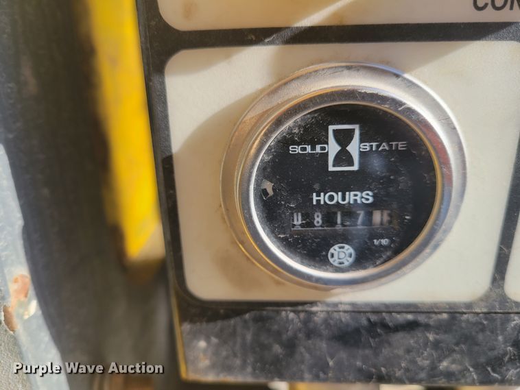 image for item IV9745 2000 Grove A40NE  boom lift