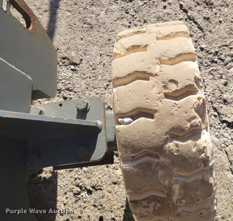 image for item IV9745 2000 Grove A40NE  boom lift