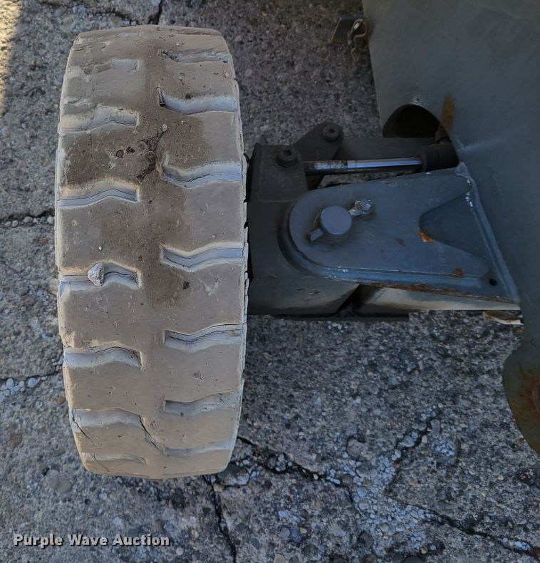 image for item IV9745 2000 Grove A40NE  boom lift