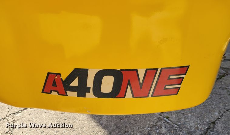 image for item IV9745 2000 Grove A40NE  boom lift