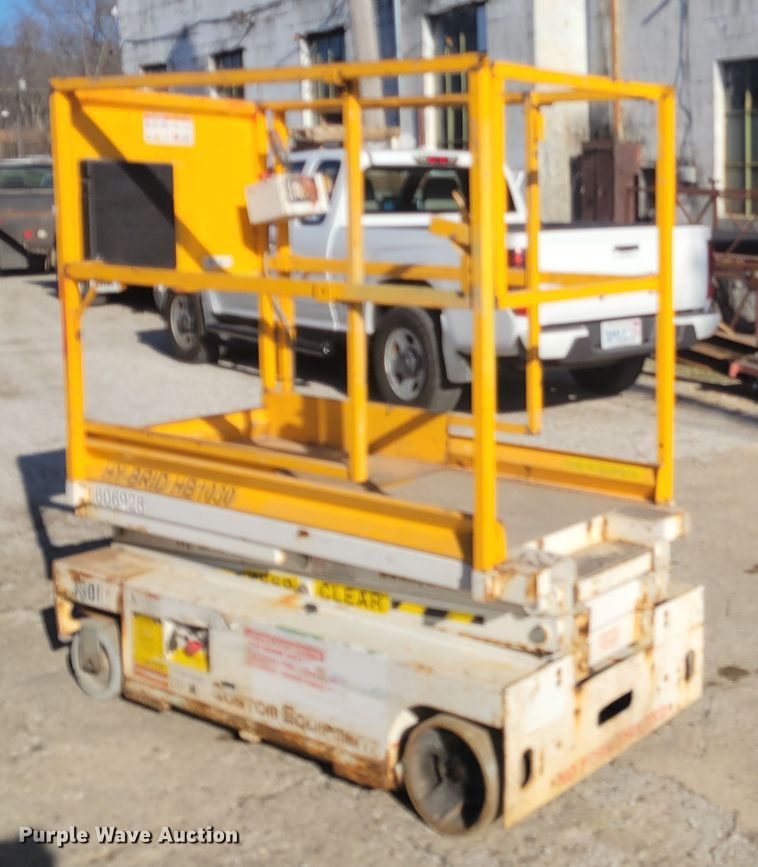 image for item IV9746 2009 Hy-Brid HB1030  scissor lift