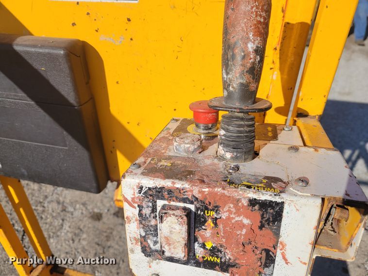 image for item IV9746 2009 Hy-Brid HB1030  scissor lift