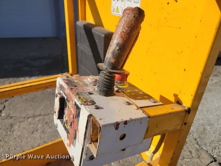 image for item IV9746 2009 Hy-Brid HB1030  scissor lift