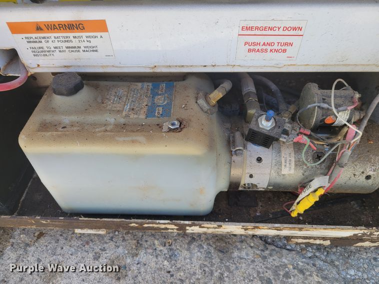 image for item IV9746 2009 Hy-Brid HB1030  scissor lift