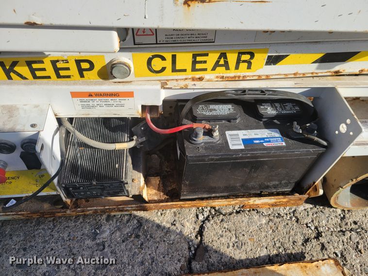 image for item IV9746 2009 Hy-Brid HB1030  scissor lift