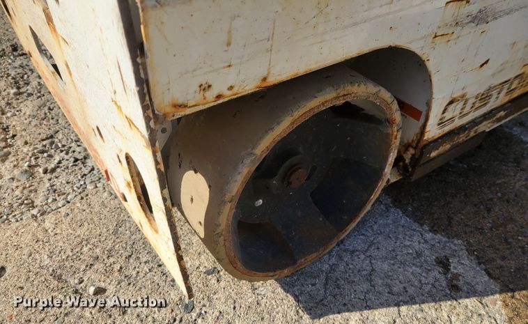 image for item IV9746 2009 Hy-Brid HB1030  scissor lift