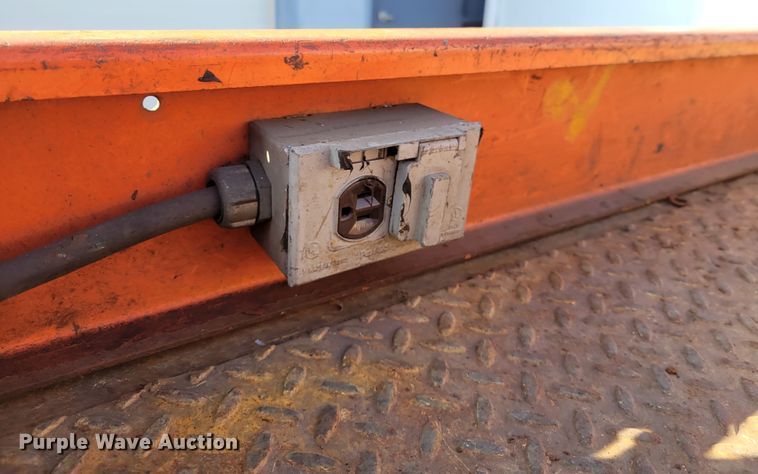 image for item IV9747 2003 JLG 3246E2  scissor lift