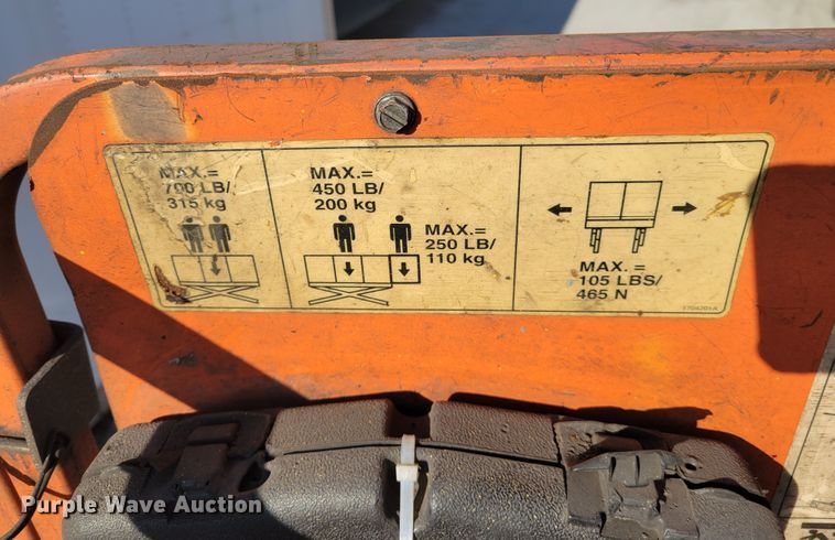 image for item IV9747 2003 JLG 3246E2  scissor lift