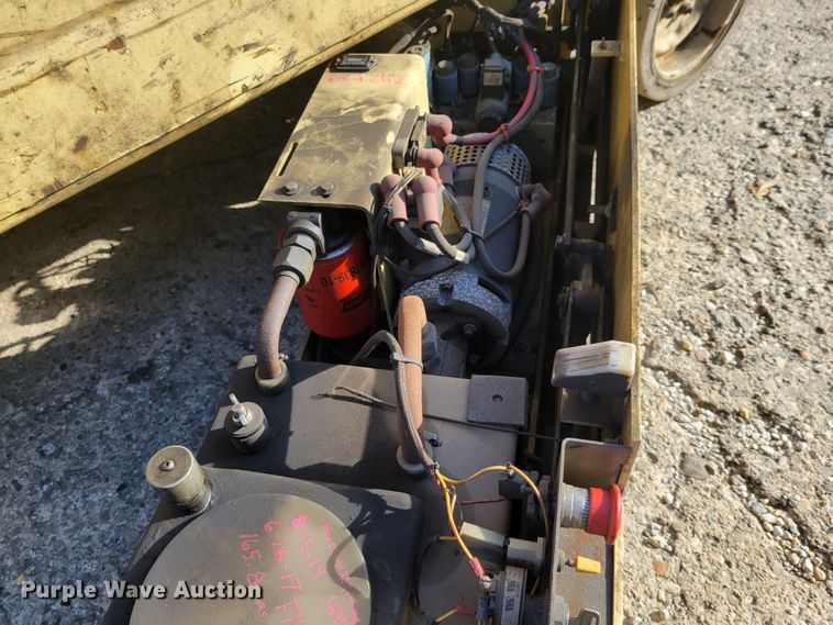 image for item IV9747 2003 JLG 3246E2  scissor lift