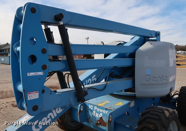 image for item IY9007 2008 Genie Z-45/25  boom lift