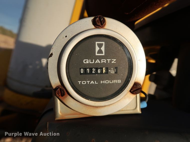 image for item IY9050 1991 Crafco EZ Pour 200  melter applicator