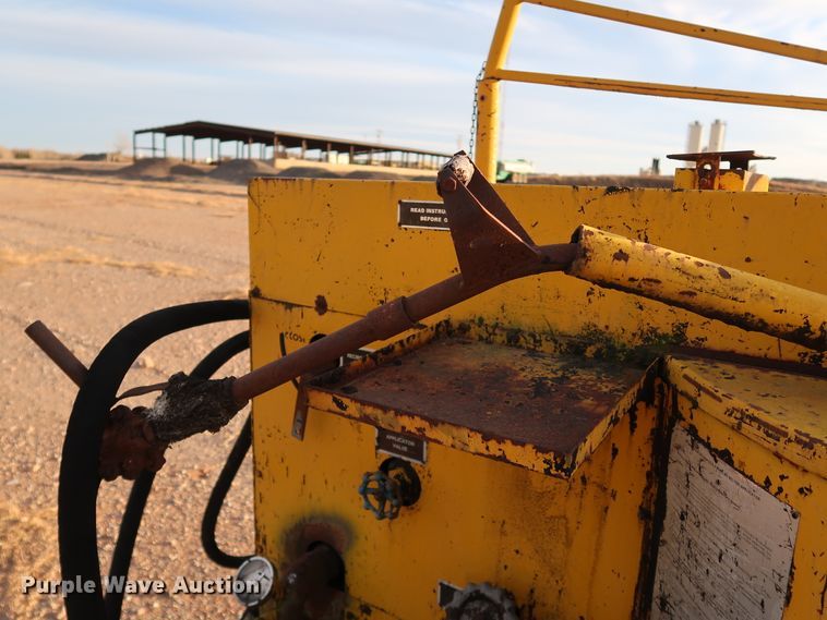 image for item IY9050 1991 Crafco EZ Pour 200  melter applicator