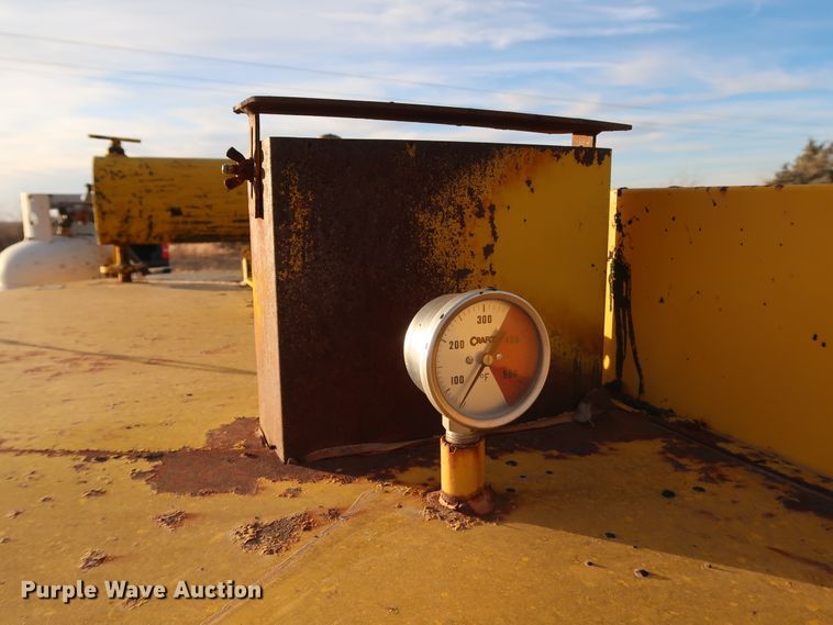 image for item IY9050 1991 Crafco EZ Pour 200  melter applicator