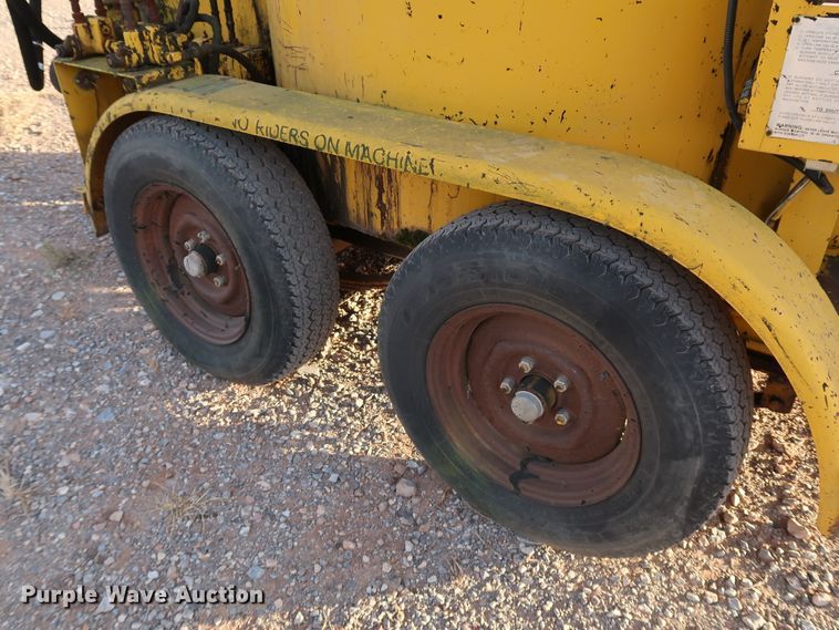 image for item IY9050 1991 Crafco EZ Pour 200  melter applicator