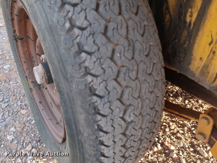 image for item IY9050 1991 Crafco EZ Pour 200  melter applicator