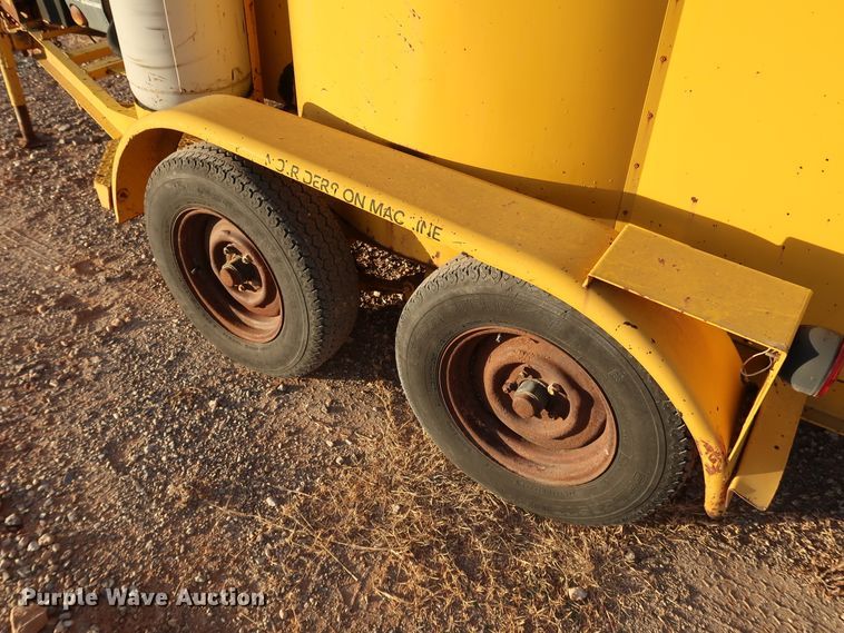 image for item IY9050 1991 Crafco EZ Pour 200  melter applicator