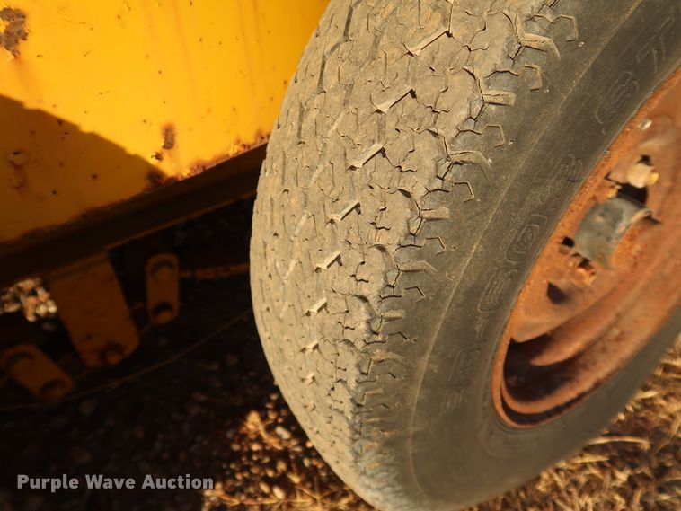 image for item IY9050 1991 Crafco EZ Pour 200  melter applicator