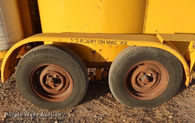 image for item IY9050 1991 Crafco EZ Pour 200  melter applicator