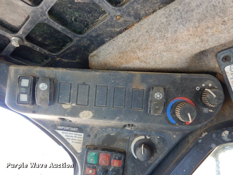 image for item JD9473 John Deere 332G  skid steer loader