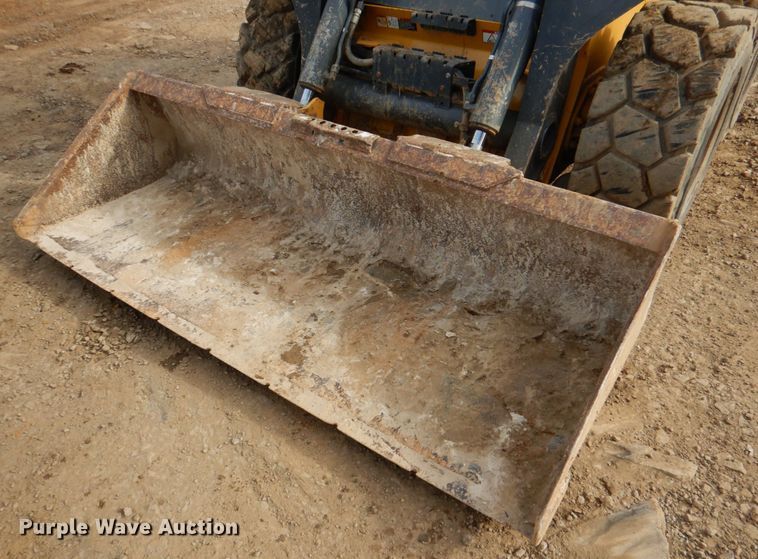 image for item JD9473 John Deere 332G  skid steer loader