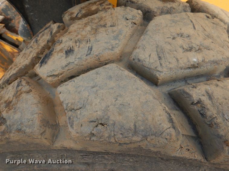 image for item JD9473 John Deere 332G  skid steer loader