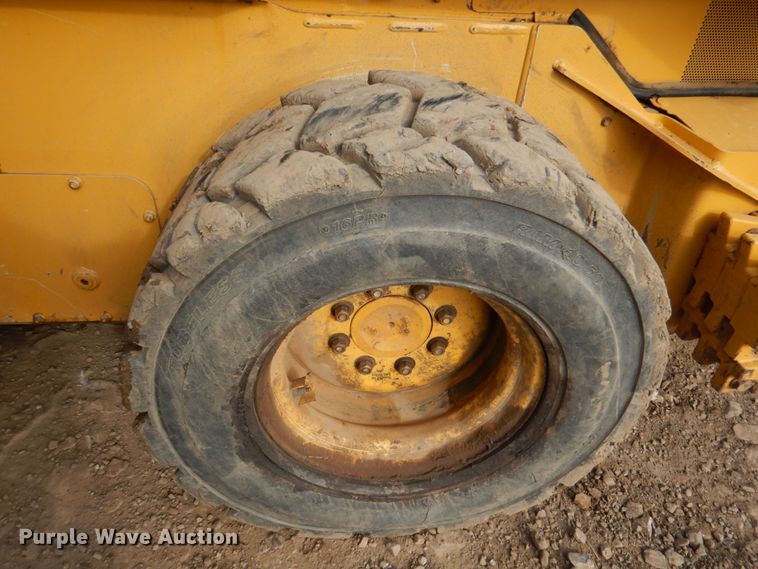 image for item JD9473 John Deere 332G  skid steer loader