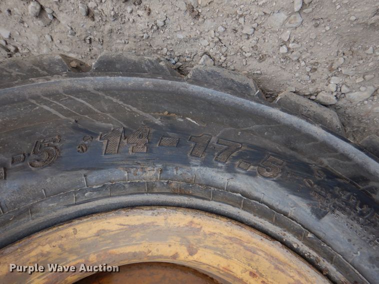 image for item JD9473 John Deere 332G  skid steer loader