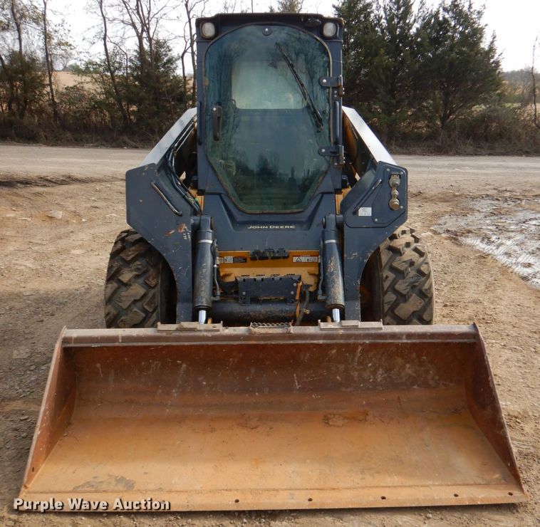 image for item JD9474 John Deere 332G  skid steer loader