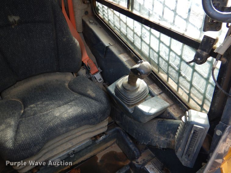 image for item JD9474 John Deere 332G  skid steer loader