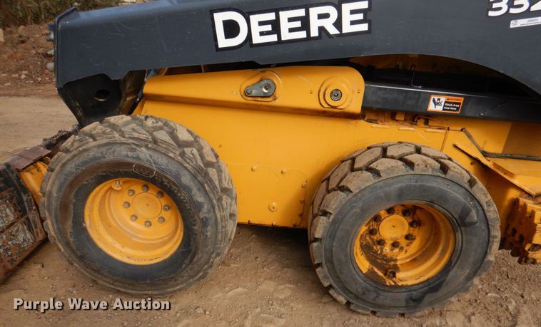 image for item JD9474 John Deere 332G  skid steer loader