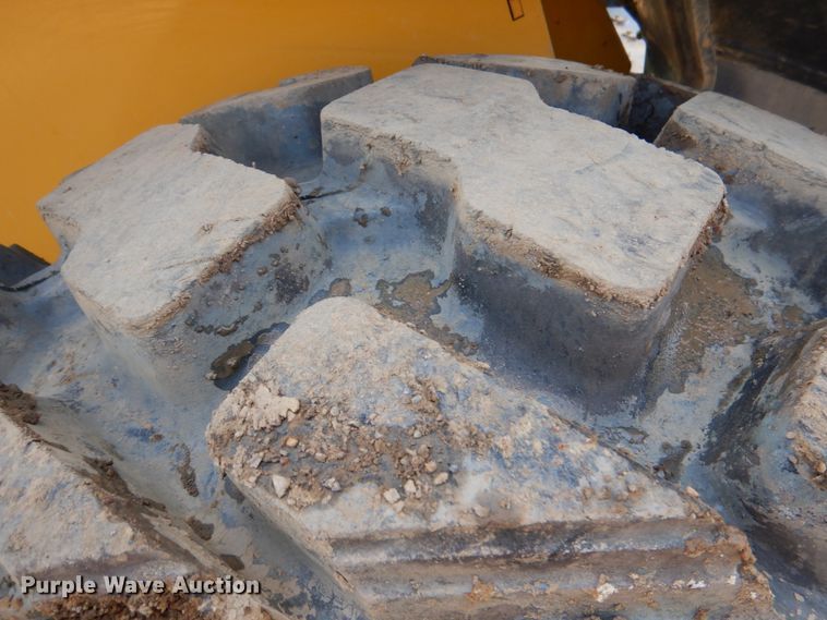 image for item JD9474 John Deere 332G  skid steer loader