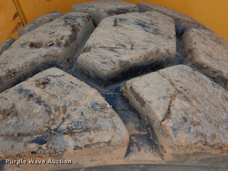 image for item JD9474 John Deere 332G  skid steer loader