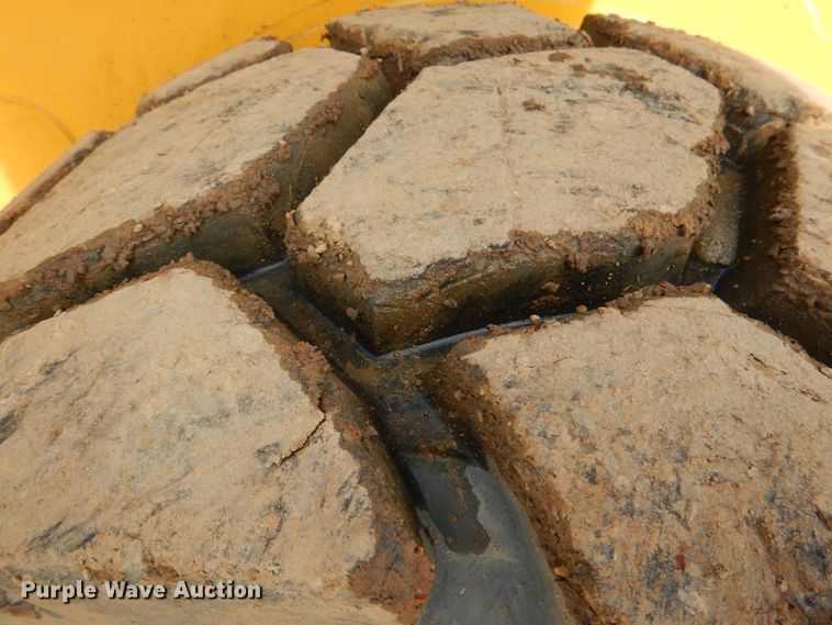 image for item JD9474 John Deere 332G  skid steer loader