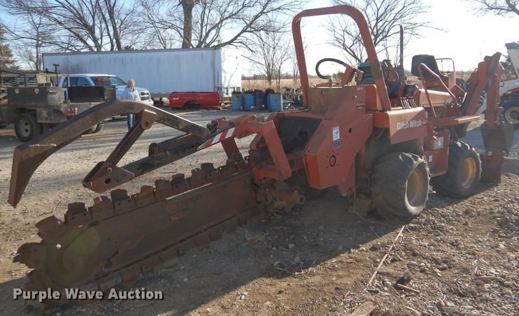 image for item JJ9775 Ditch Witch 5110  trencher
