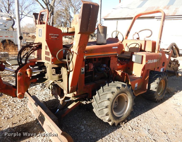 image for item JJ9775 Ditch Witch 5110  trencher