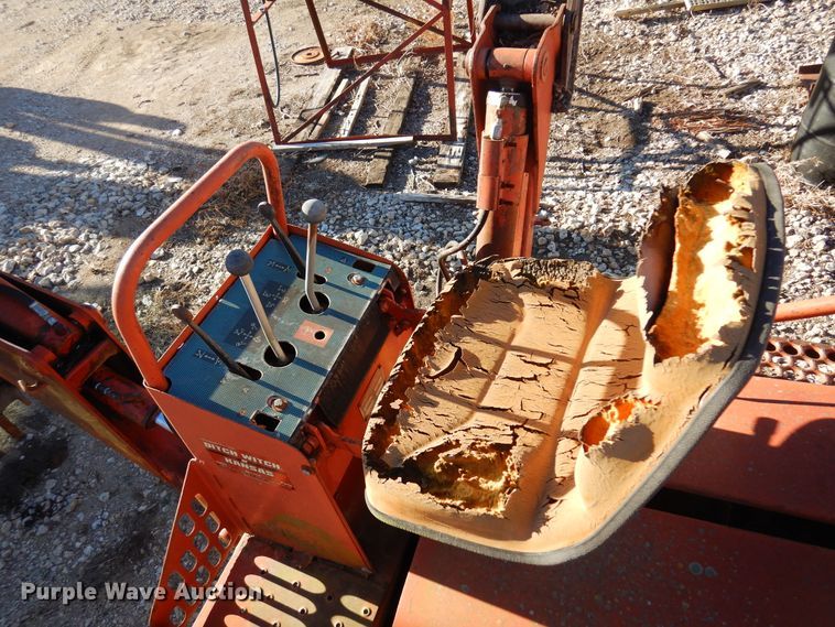 image for item JJ9775 Ditch Witch 5110  trencher