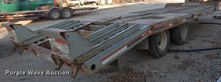 image for item JJ9780 2001 Interstate  equipment trailer
