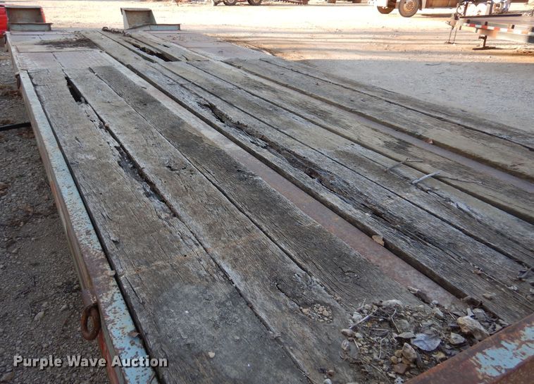 image for item JJ9780 2001 Interstate  equipment trailer