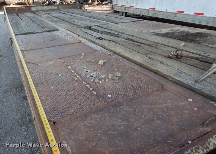 image for item JJ9780 2001 Interstate  equipment trailer