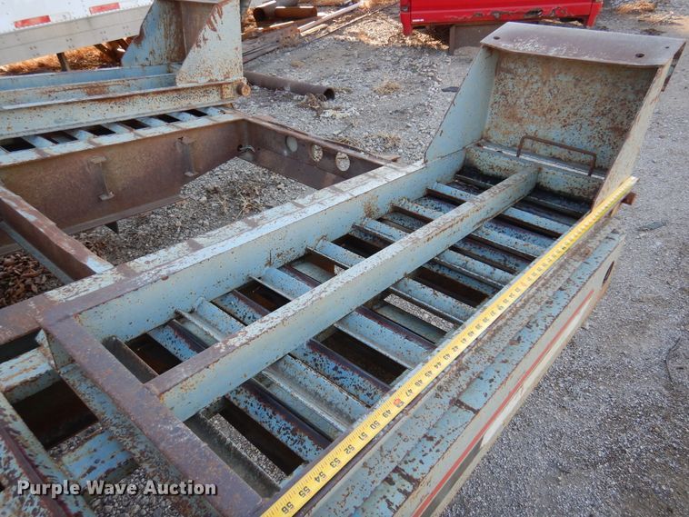 image for item JJ9780 2001 Interstate  equipment trailer