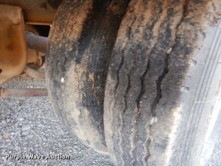 image for item JJ9780 2001 Interstate  equipment trailer